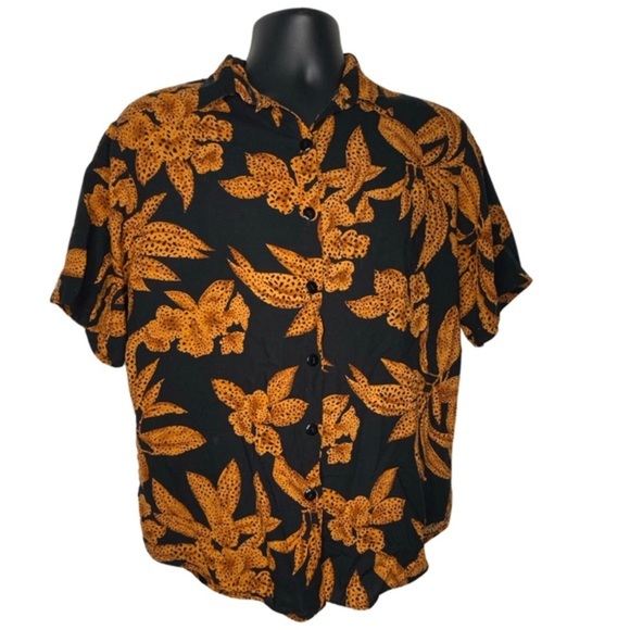 TR Bentley Floral/Animal Print Button Up Blouse (Size:Large, Color:Black/Gold) - Picture 1 of 3